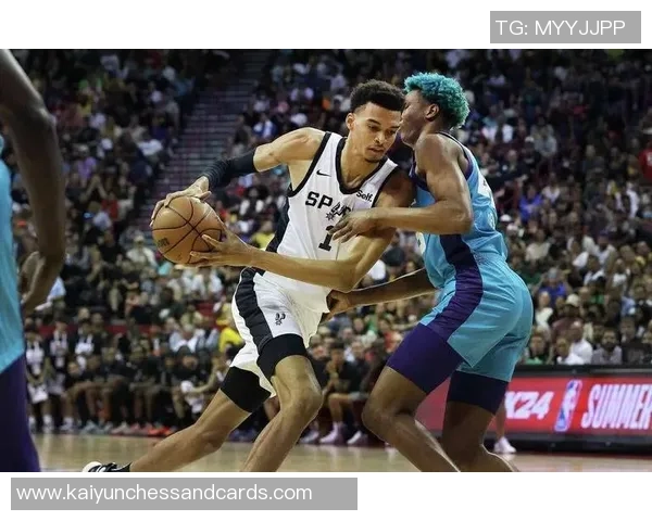 文班亚马自信心态与身体素质的完美结合展现无畏精神