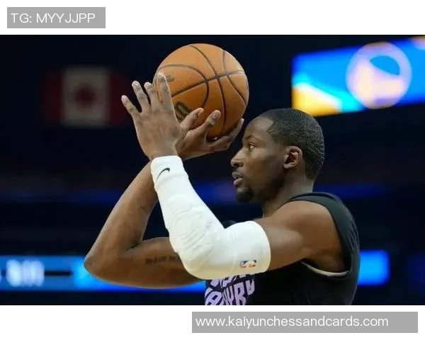 库明加谈心态稳定性无论明星球员在场与否始终保持专注与自信